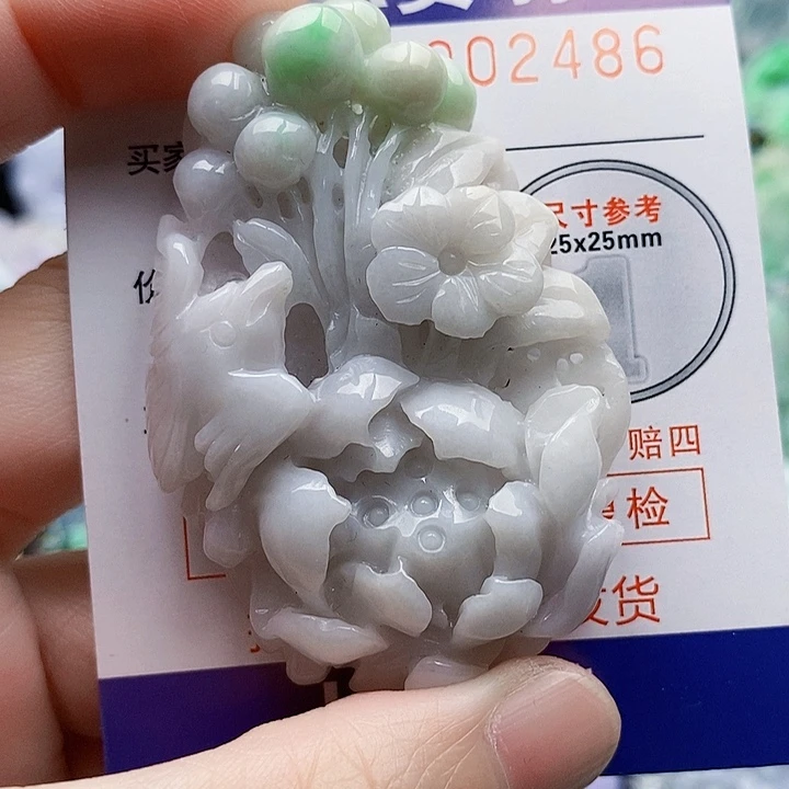 吊坠(不含链)未镶嵌翡翠