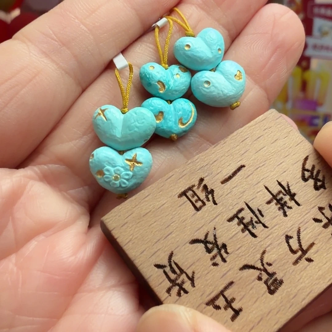 绿松石未镶嵌颈饰