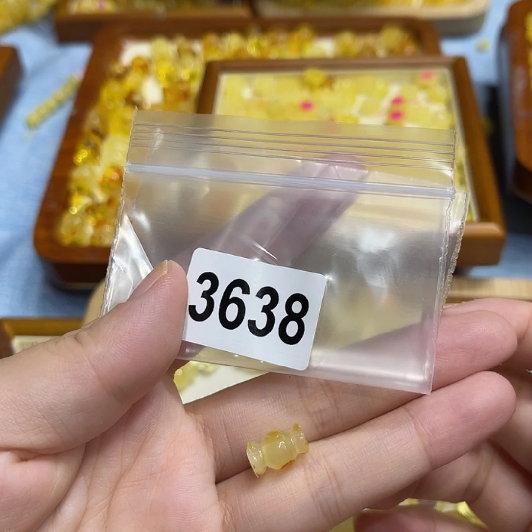 琥珀未镶嵌珠宝奇石
