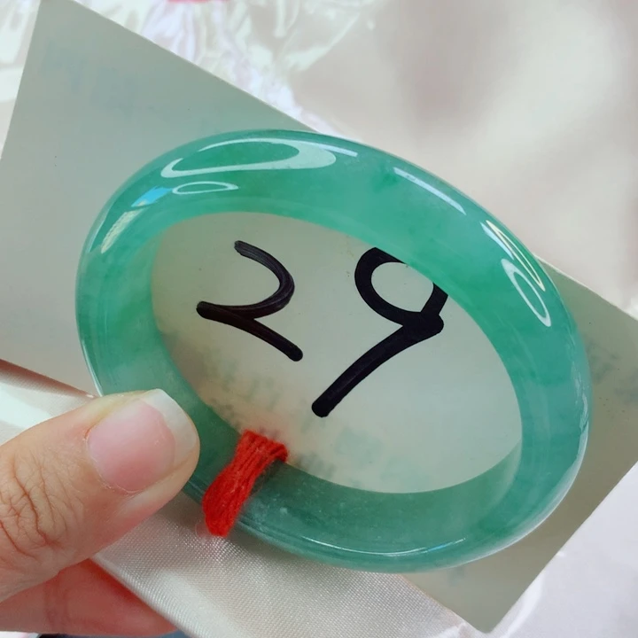 翡翠未镶嵌手镯（贵妃镯）满绿强推