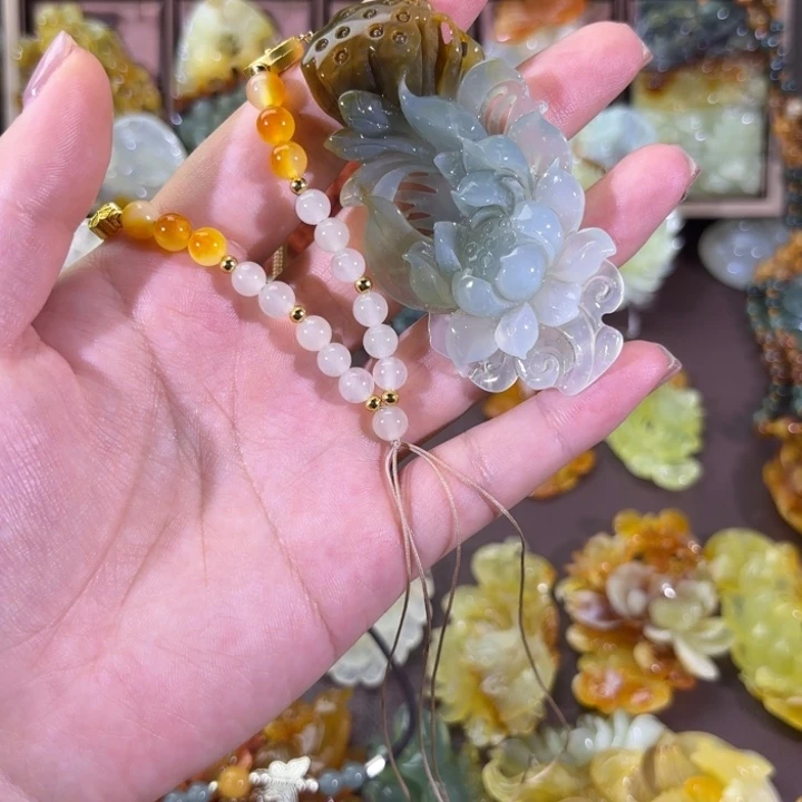 未镶嵌蛇纹石玉颈饰天****辉随机发