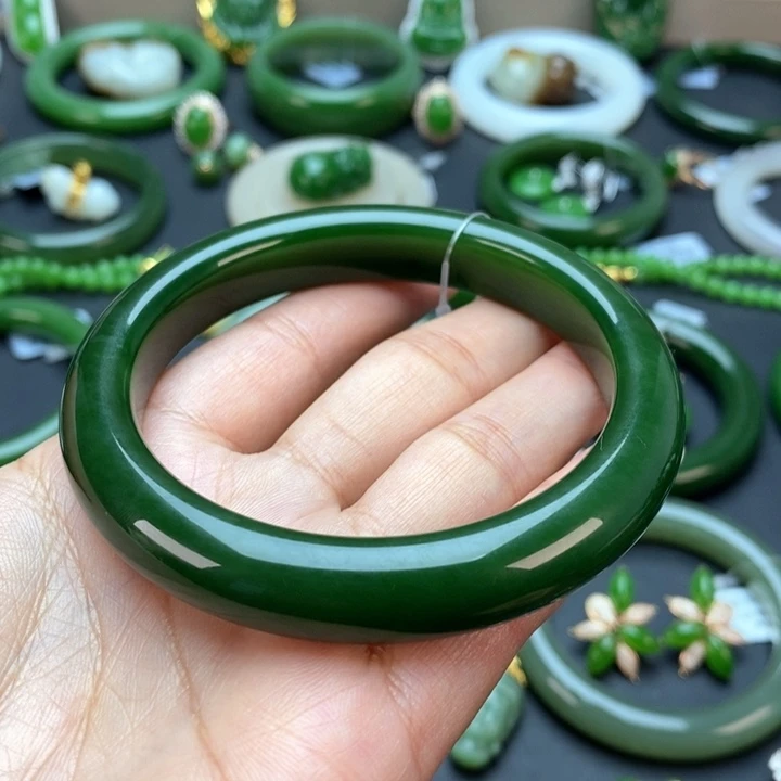 未镶嵌手镯和田玉赤**翠