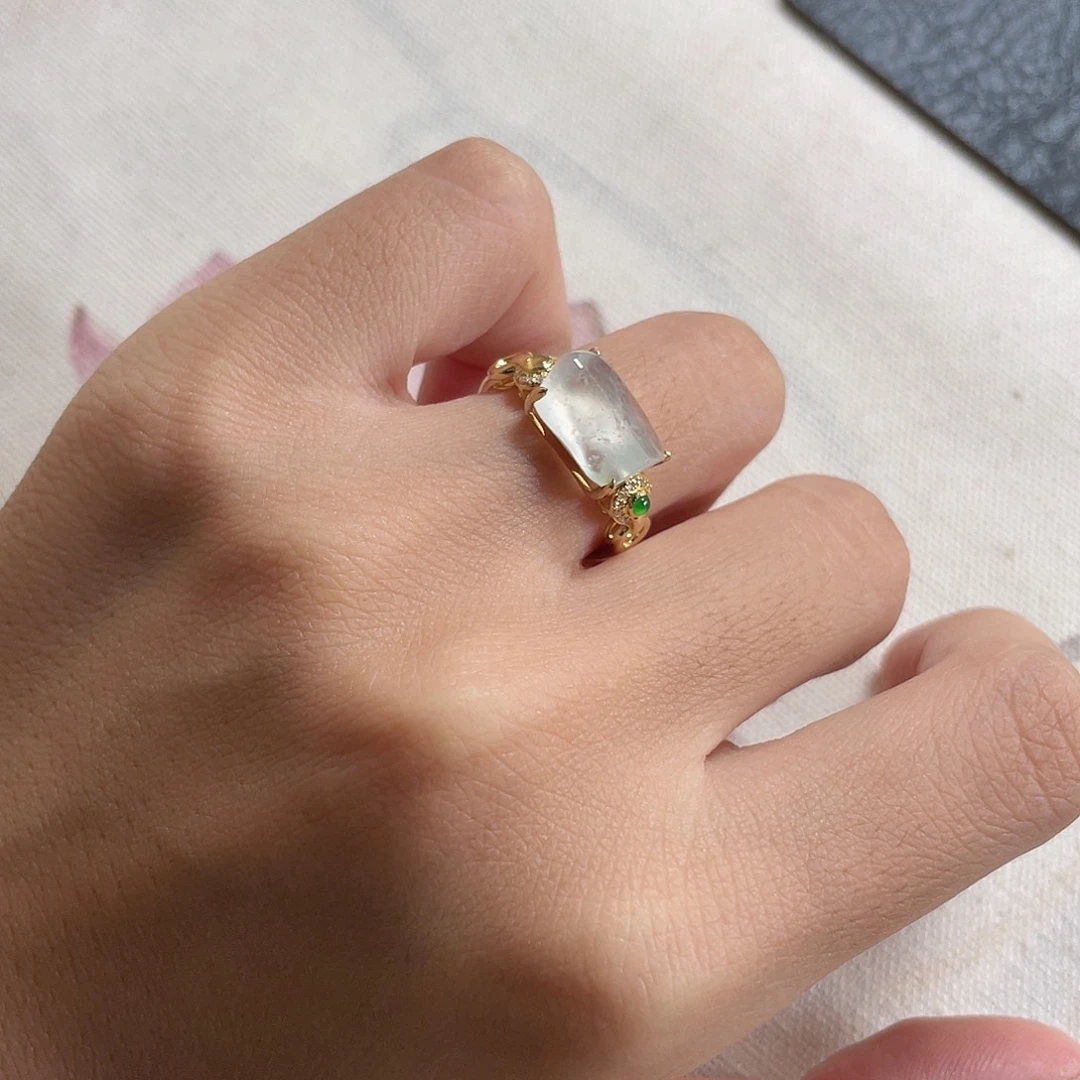 翡翠18K金镶嵌戒指冰块随行戒指 48小时鉴赏