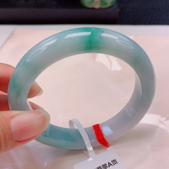 翡翠未镶嵌手镯56圈