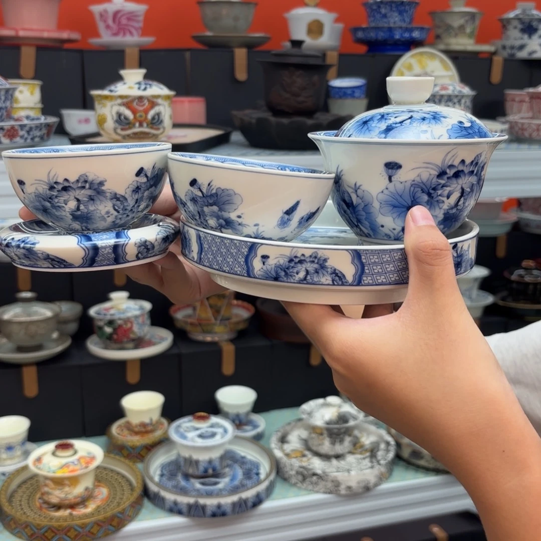 茶具是指由两块小牌子构成产品