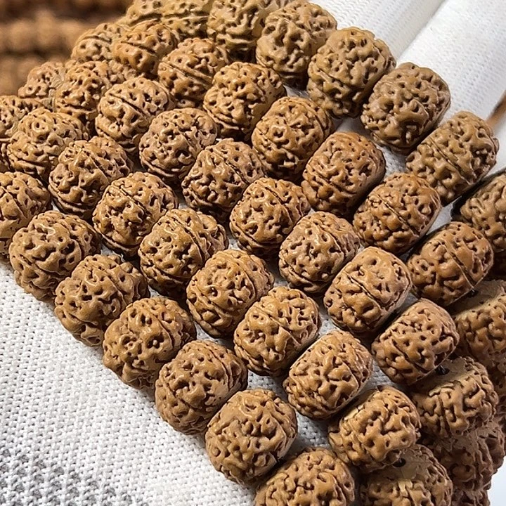 金刚菩提吊坠藏切盘龙手串