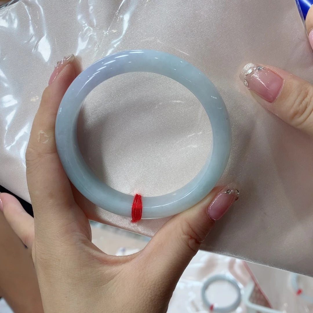 翡翠手镯未镶嵌欢*买断