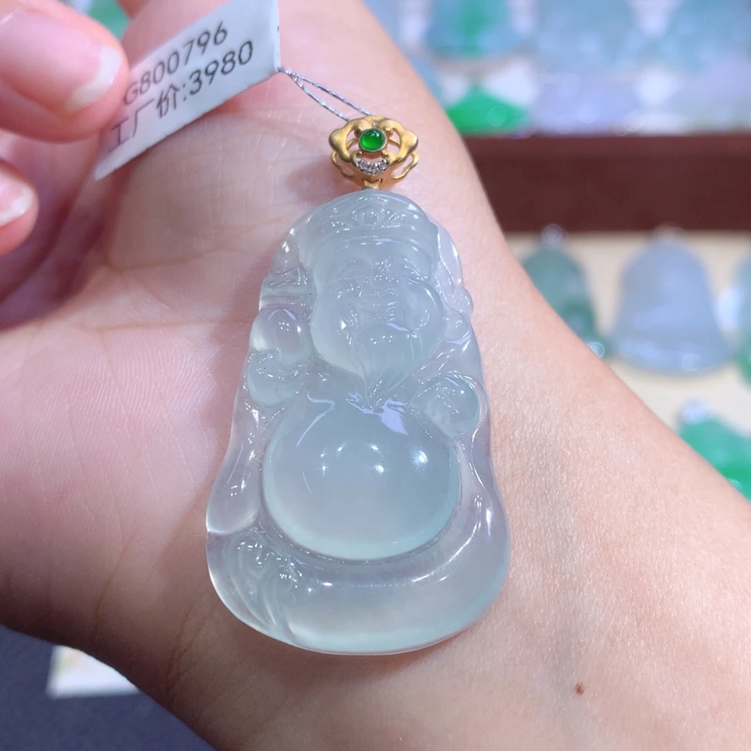 翡翠18K金镶嵌颈饰翡翠