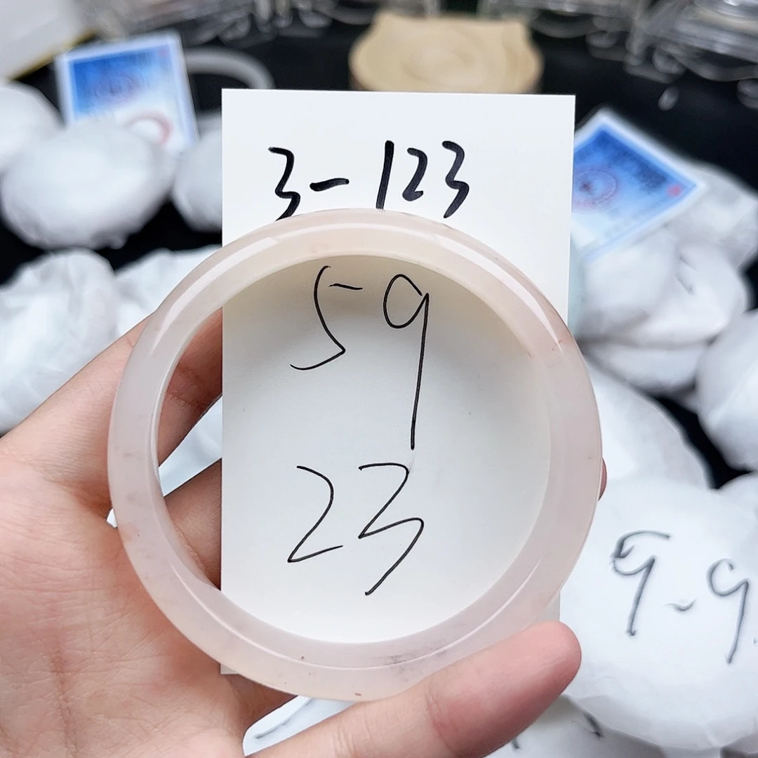 未镶嵌手镯石英质玉3.123