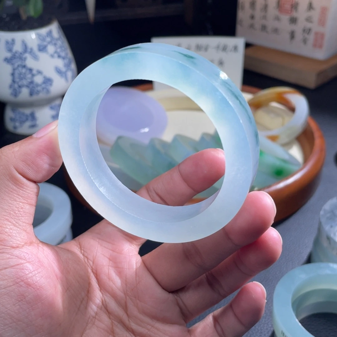 未镶嵌手镯定制翡翠