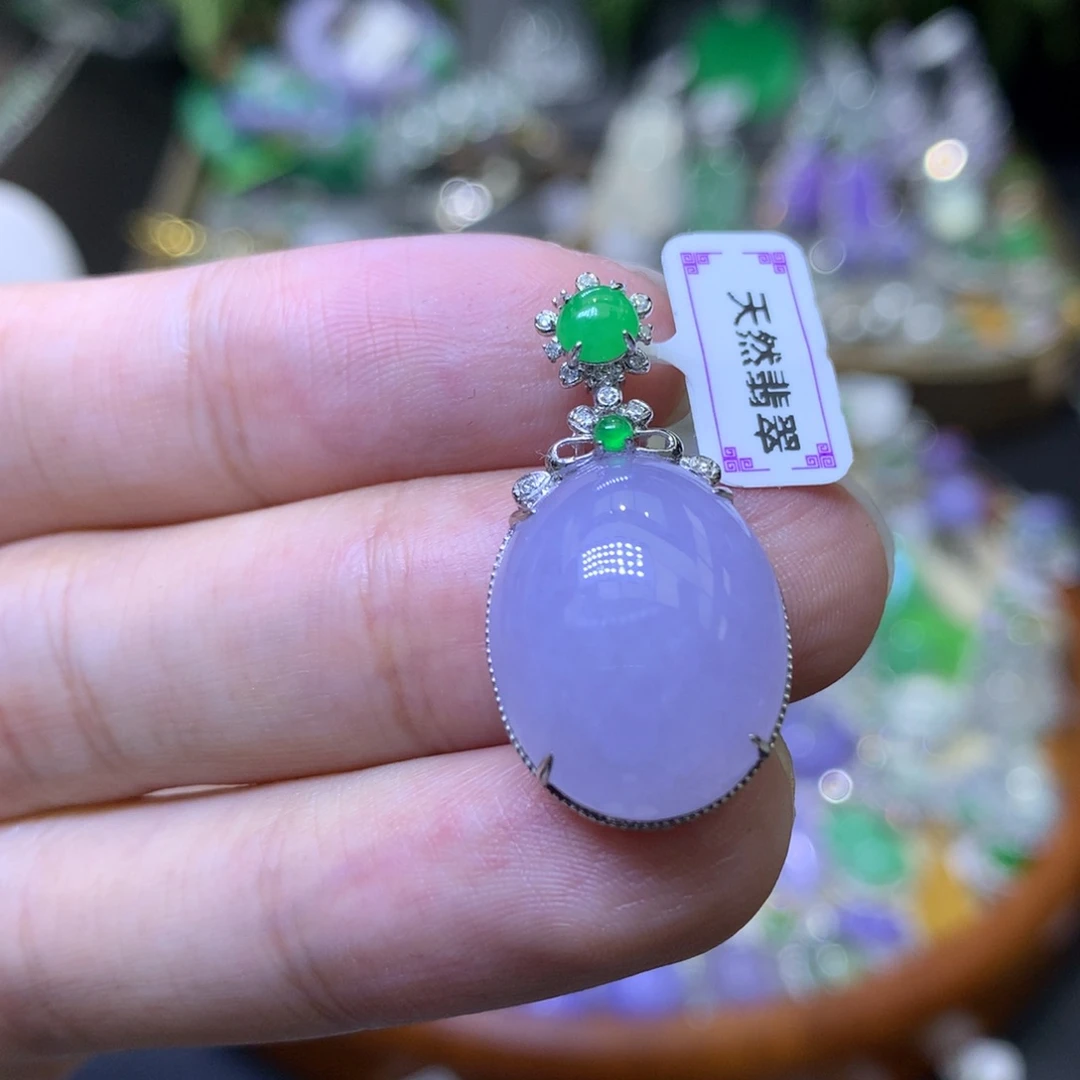 颈饰18K金镶嵌翡翠