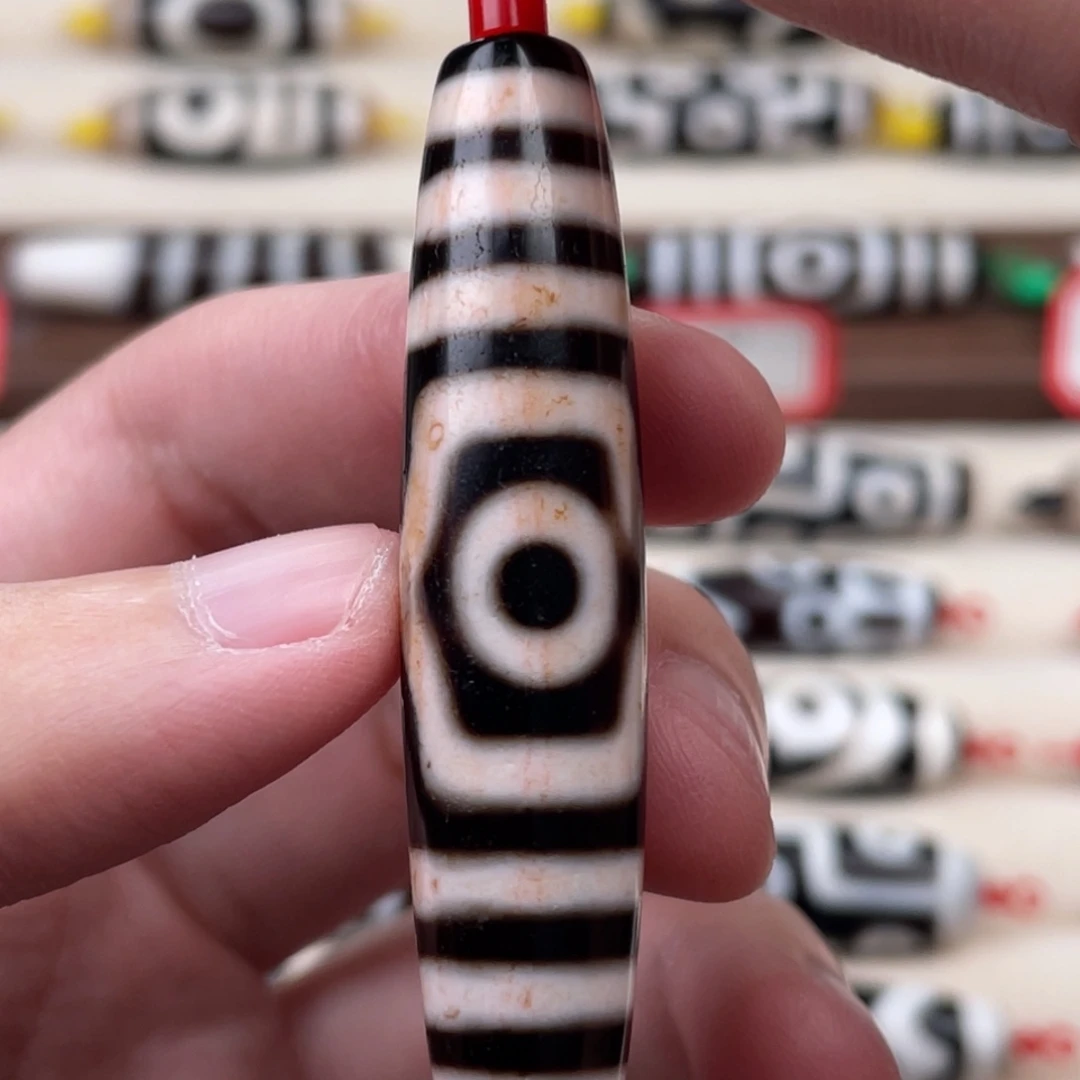 玛瑙/玉髓裸珠55.7 12.1 行运宝盖三眼图腾天珠