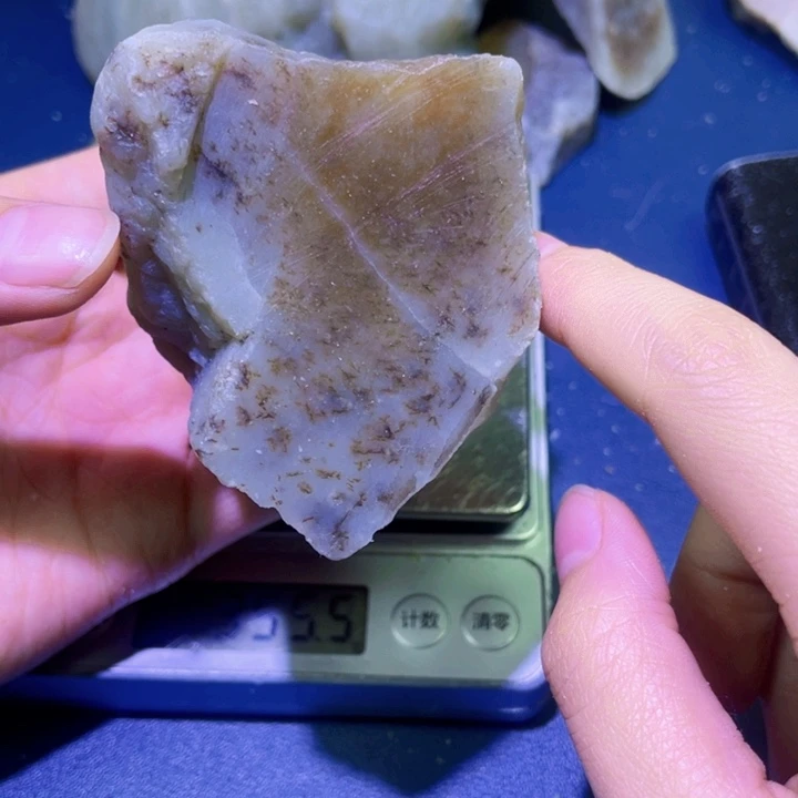 未镶嵌和田玉（糖玉）珠宝半成品