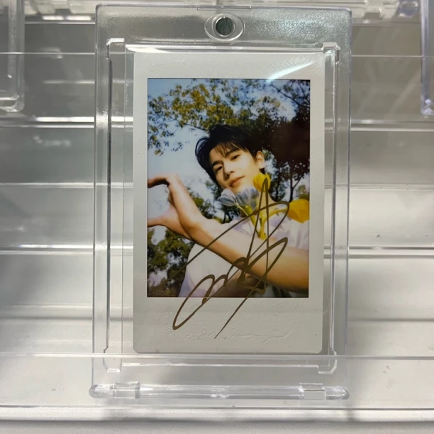 P0953【张凌赫】正品拍立得照片 白边