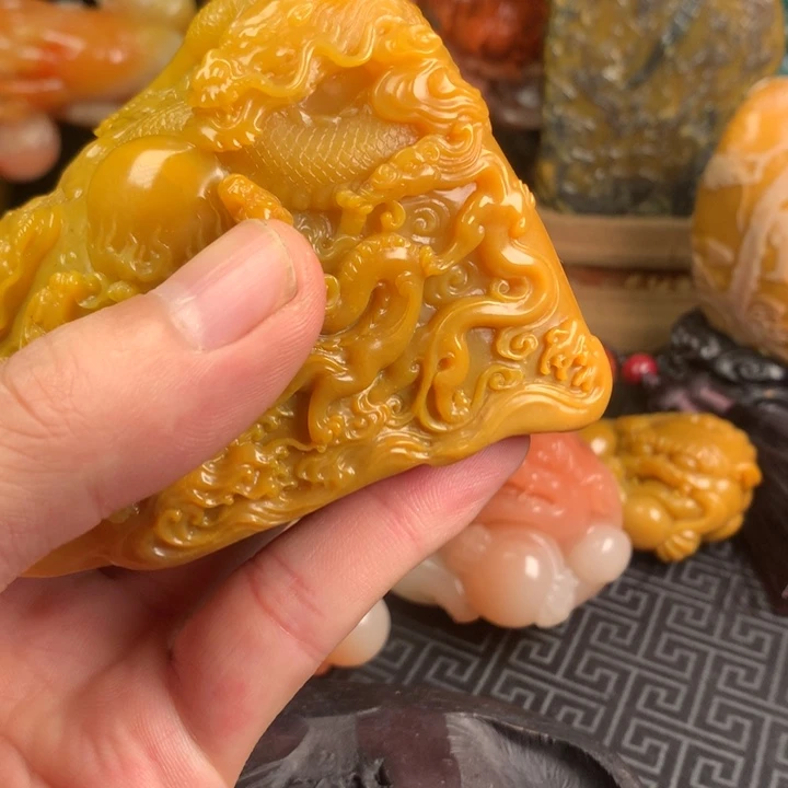 双***林寿山石龙的摆件和