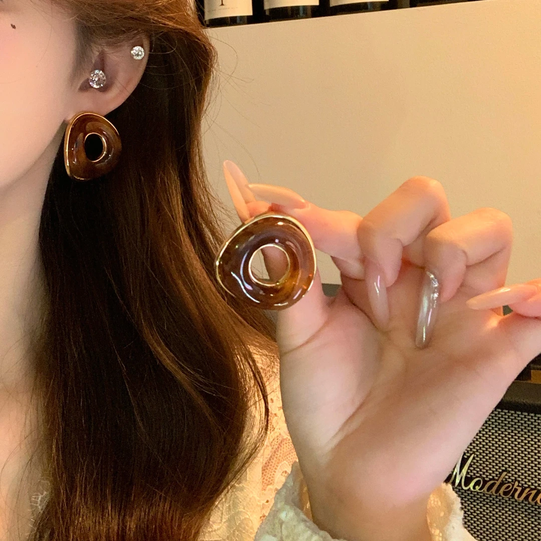 娟姨 铜合金树脂耳饰 轻奢小众美拉德系复古森系简约气质圆圈耳环