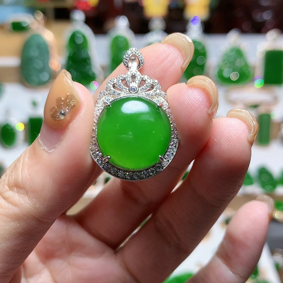 颈饰未镶嵌和田玉（碧玉）浩****肉