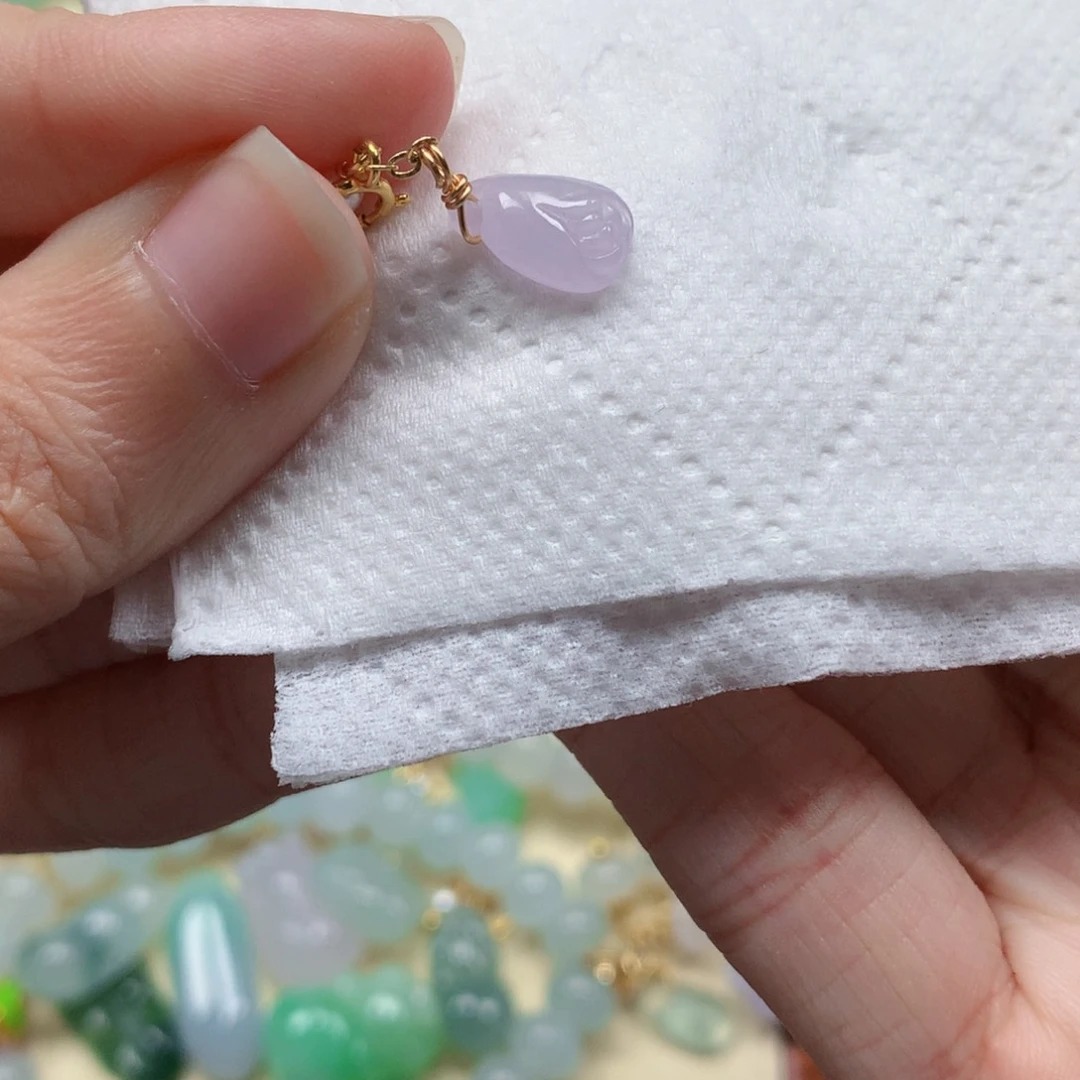 翡翠未镶嵌颈饰是