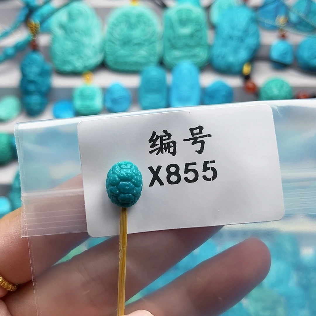 绿松石未镶嵌天然原矿雕刻绿松石