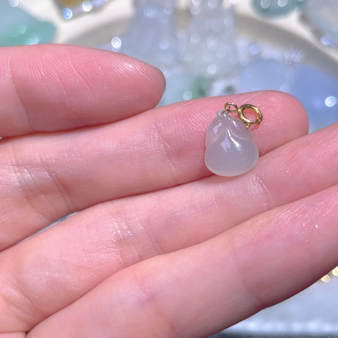 翡翠颈饰18K金镶嵌翡翠