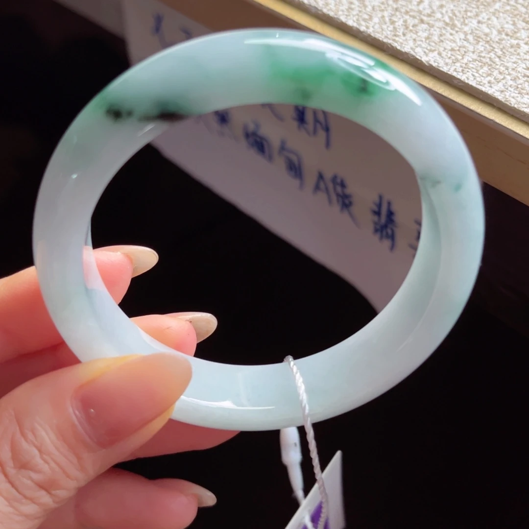 翡翠未镶嵌手镯手镯