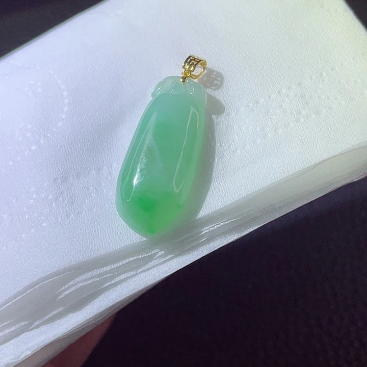 翡翠颈饰18K金镶嵌翡翠