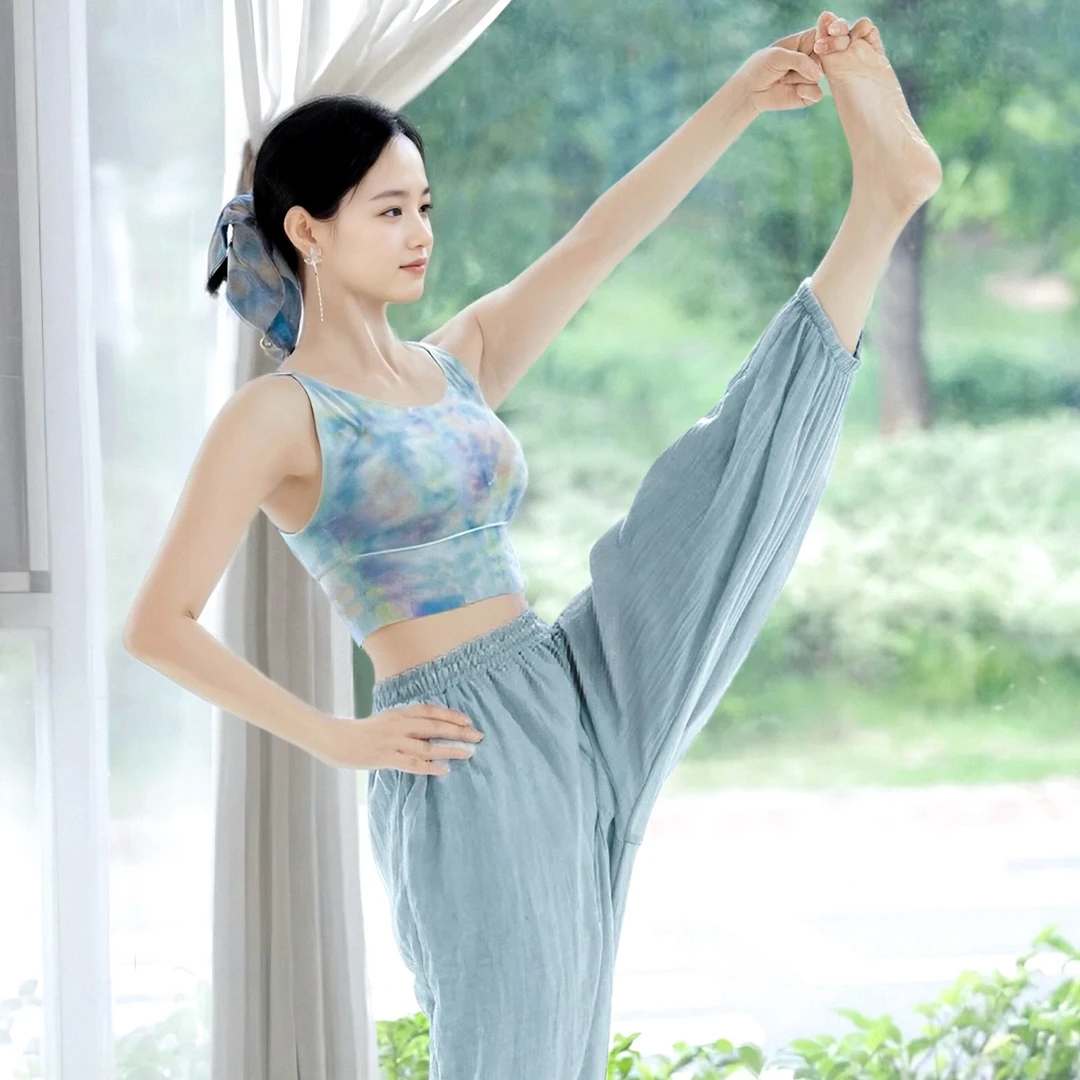 2025新款瑜伽服宽松疗愈灯笼阔腿裤普拉提训练美背套装长裤遮臀