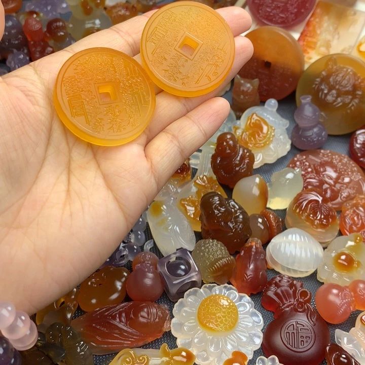 灿***米玛瑙/玉髓颈饰未镶嵌