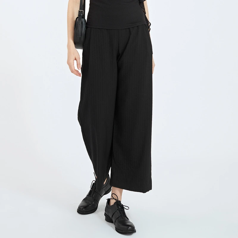 S·DEER圣迪奥女装通勤简约插袋暗条纹阔腿黑色长裤S21280812