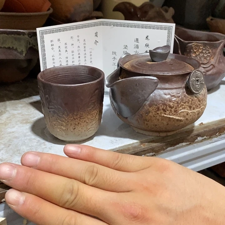 瓷片把门反正面照在你眼前