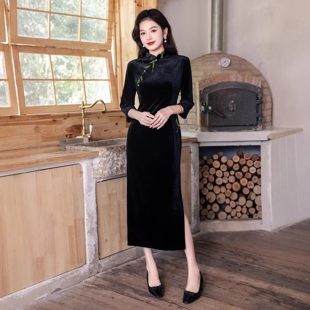 黑色新中式丝绒国风金竹刺绣旗袍女2025新款高端复古春秋日常可穿