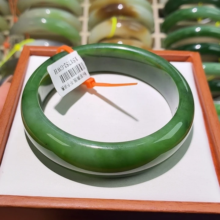 和田玉未镶嵌手镯碧玉宽胎61