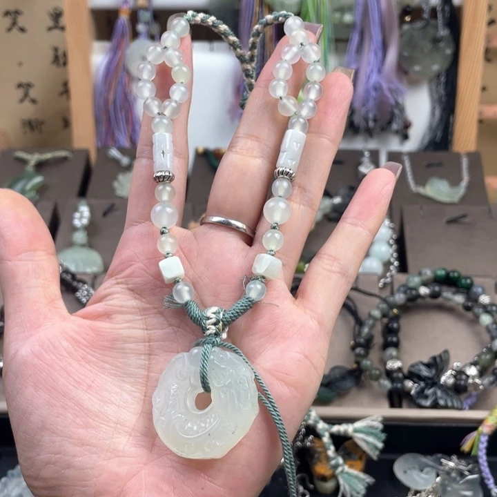 蛇纹石玉合金颈饰
