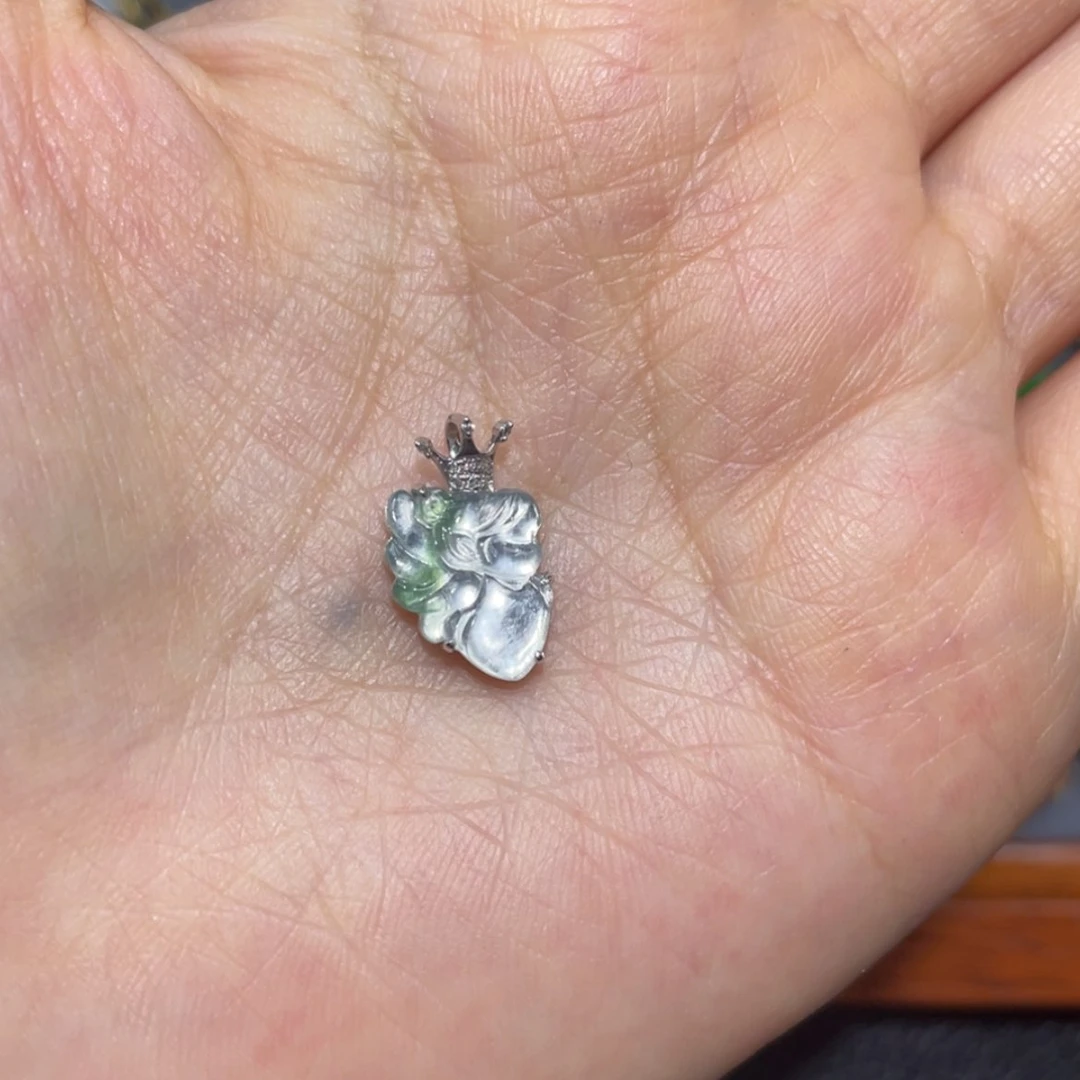 【闪购商品】颈饰18K金镶嵌翡翠