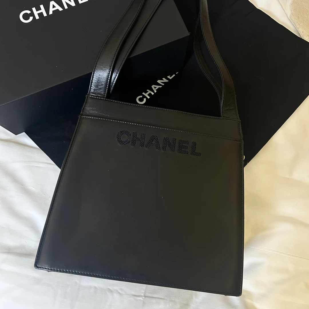 95新 Chanel/香奈儿 多多奢品/香奈儿三角kelly托特包/98新包展
