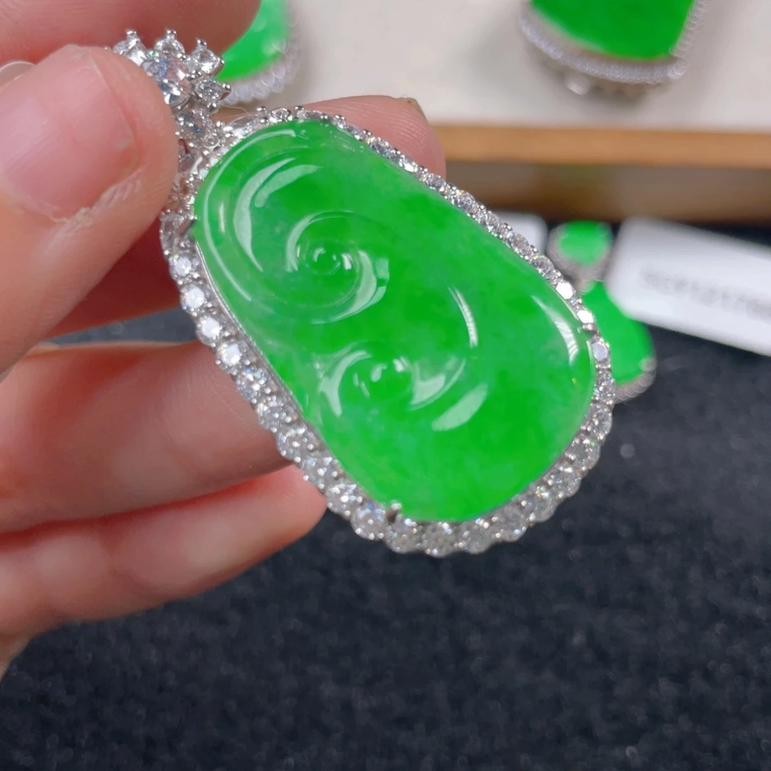 翡翠颈饰银S925镶嵌j j j j k