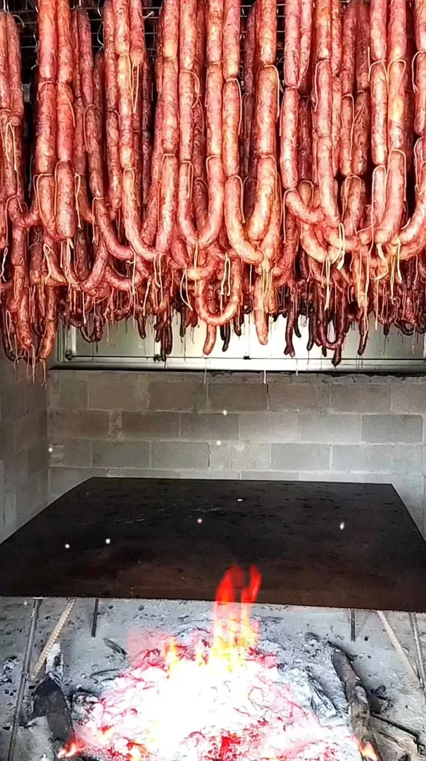 【苗乡姐】农家柴火烟熏土猪腊香肠直播现称