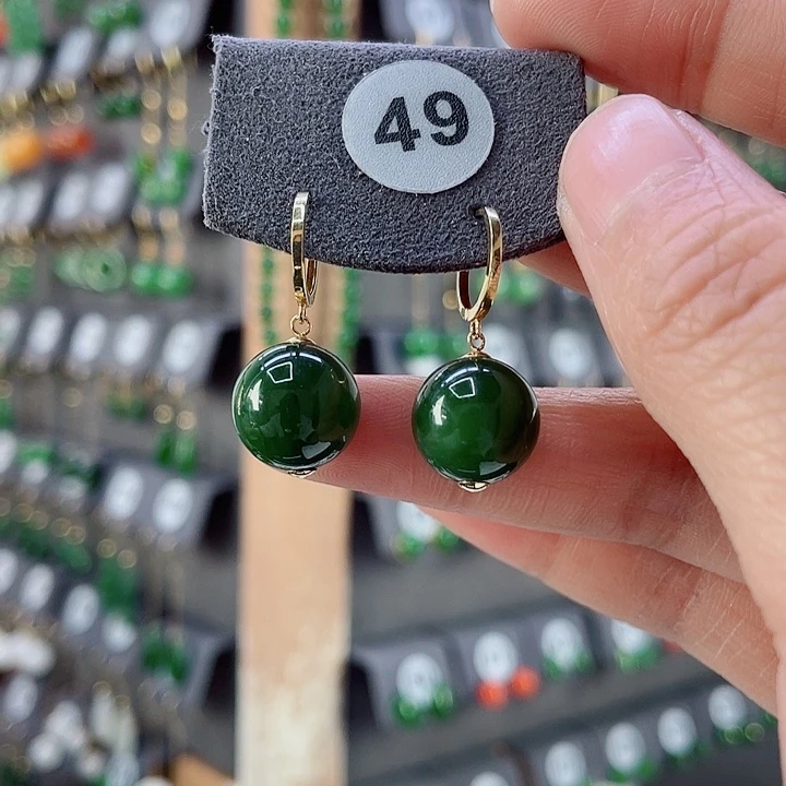 18K金镶嵌和田玉耳饰