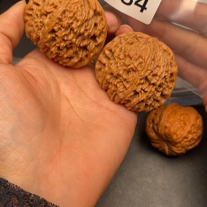 尚***他桃核吊坠J484南疆