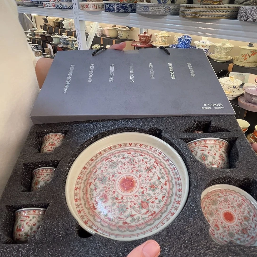 这些盖碗很漂亮！！！