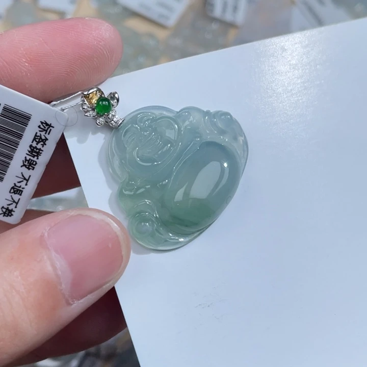 颈饰18K金镶嵌翡翠