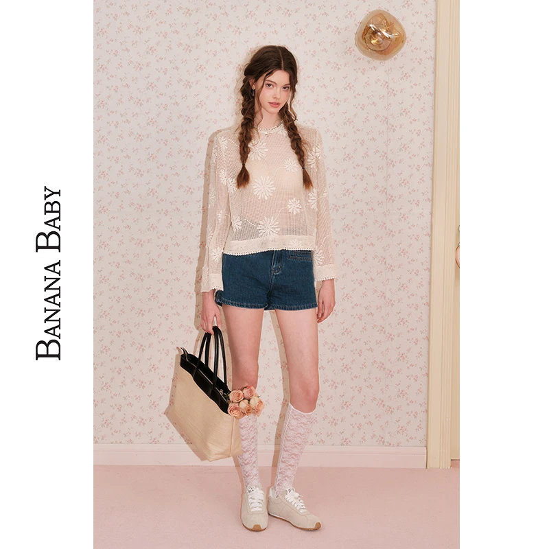 BananaBaby2025年夏季新款度假风纯棉长袖绣花镂空上衣D252CS019