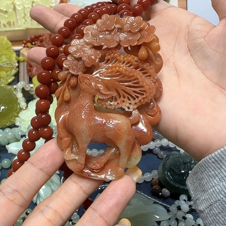 未镶嵌蛇纹石玉吊坠