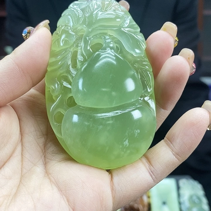蛇纹石玉吊坠未镶嵌