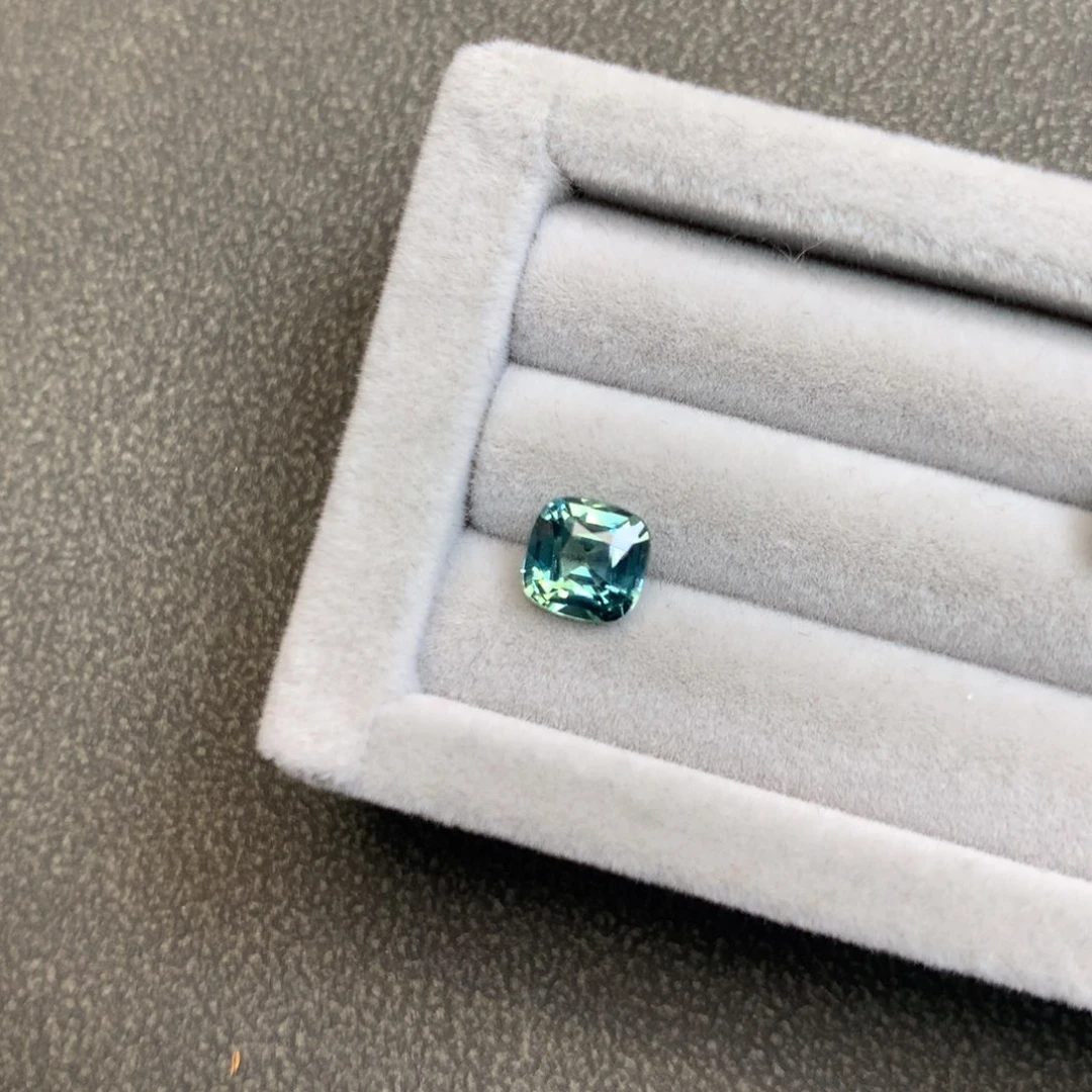 蓝宝石裸石未镶嵌天然无烧蓝宝石1.08ct