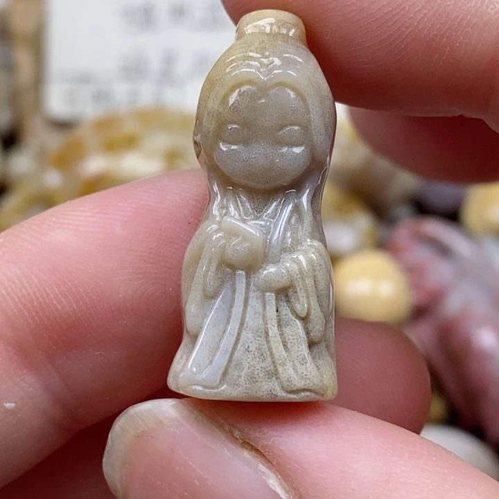 颈饰未镶嵌硅化珊瑚（珊瑚玉）小