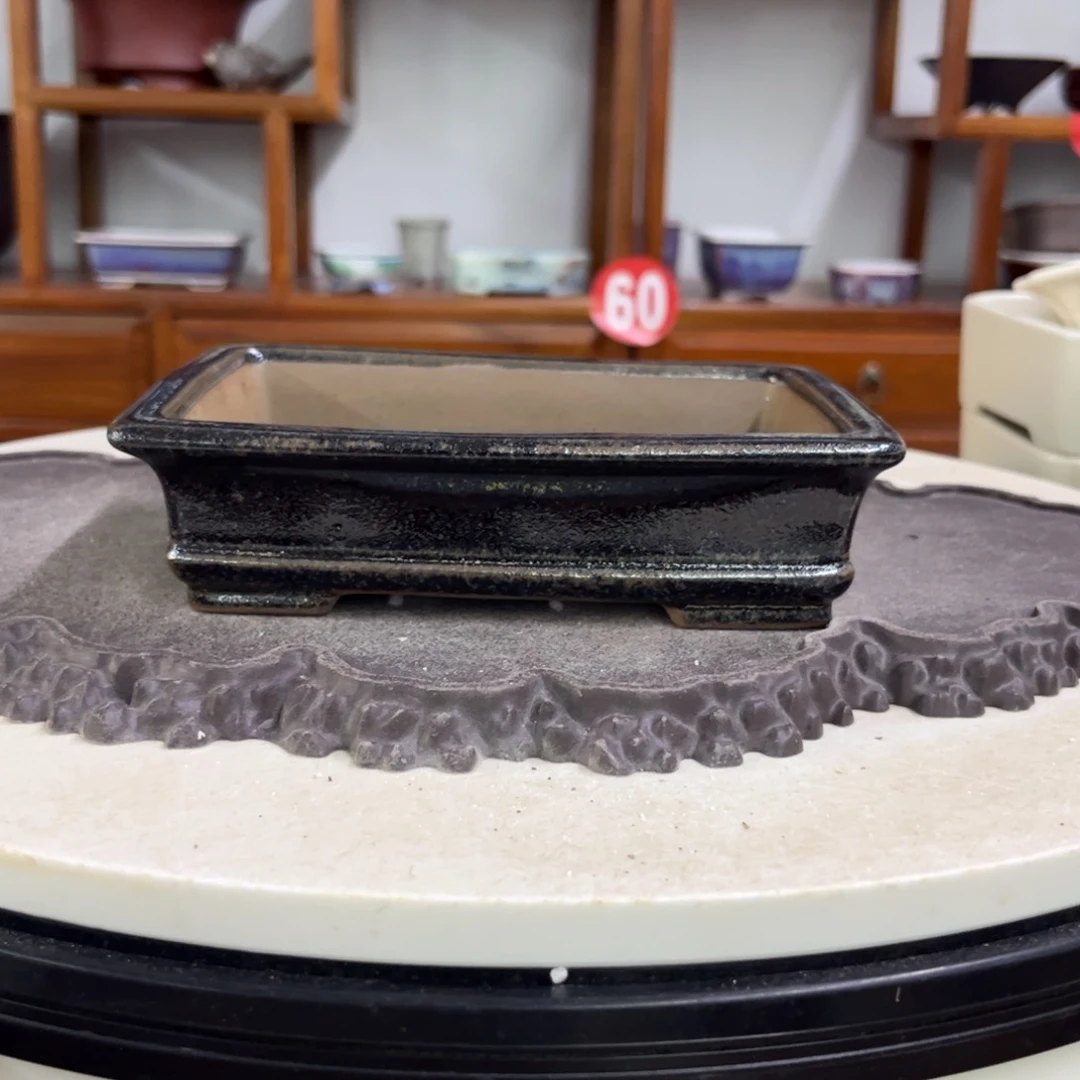 紫砂花盆瑕疵4–16.5-13。在。