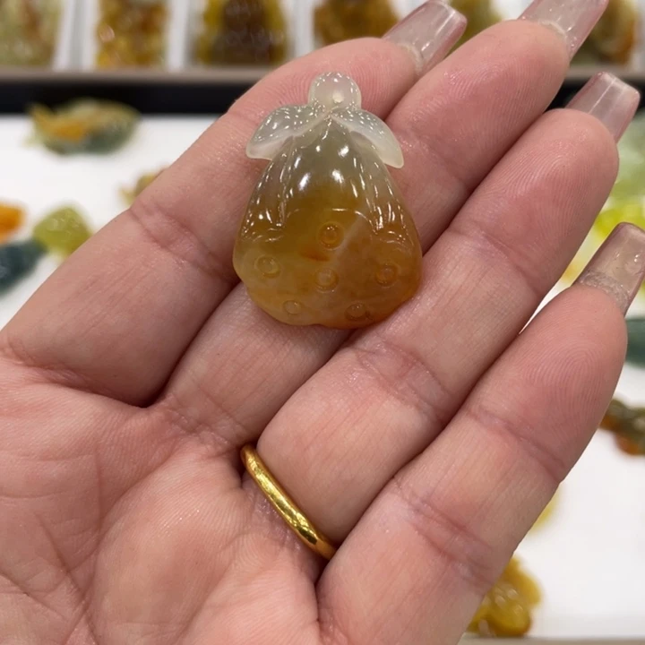 蛇纹石玉合金颈饰