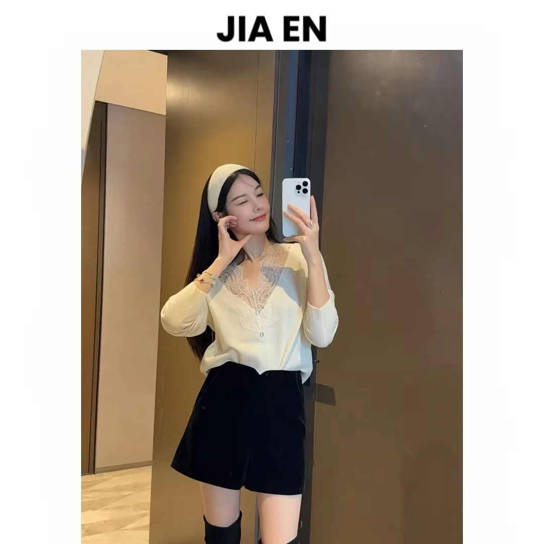 【CAIXIN佳恩】秋日序章·蕾丝拼接绵羊毛V领打底衫
