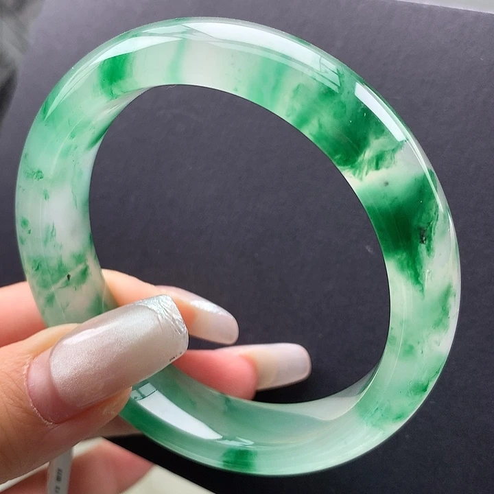 未镶嵌手镯石英质玉